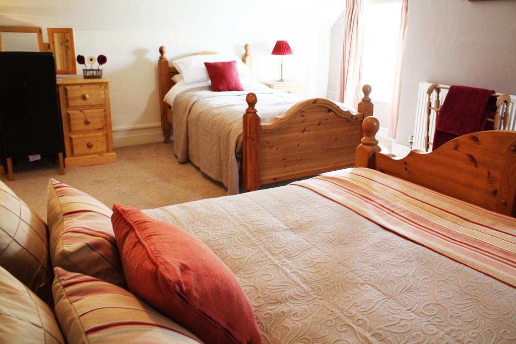 Willow Tree Farm Hillington Room photo