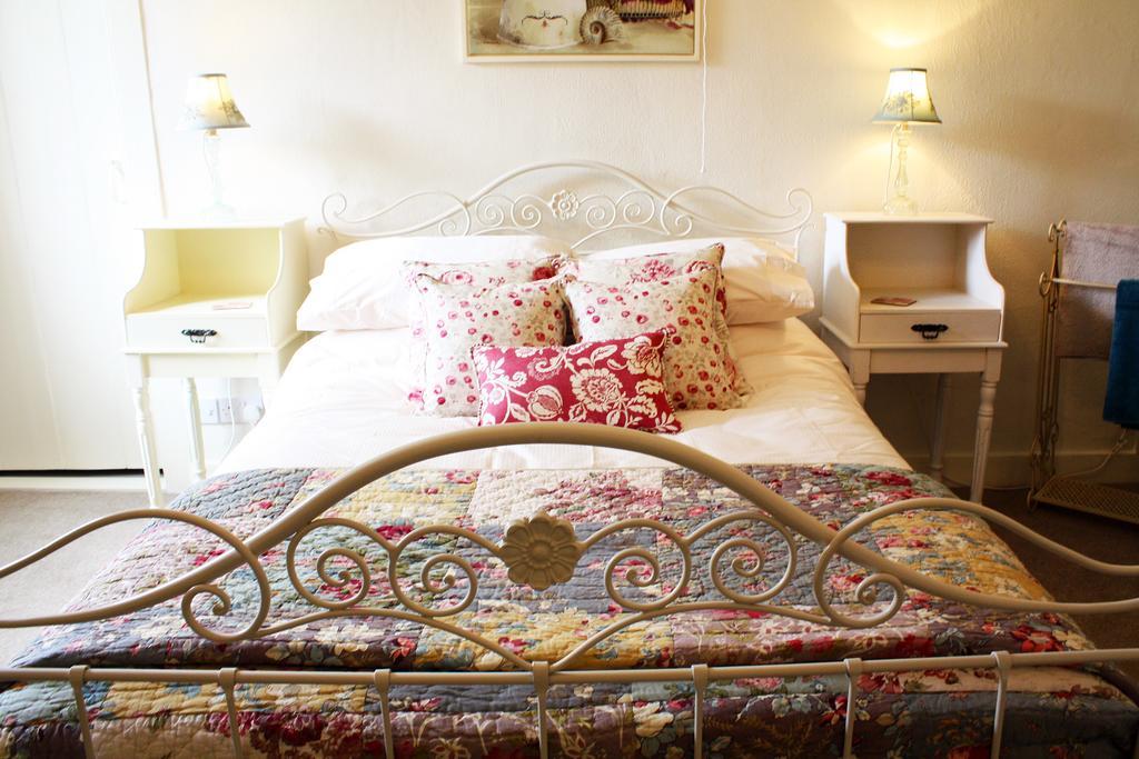 Willow Tree Farm Hillington Room photo